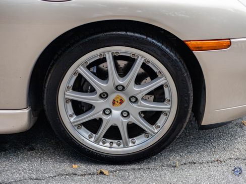 Used 2000 Porsche 911 Carrera Cabriolet RWD image 23