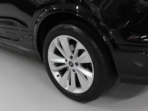 Used 2025 Audi Q6 e-tron Premium image 12