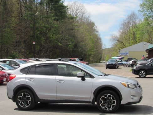 Used 2014 Subaru XV Crosstrek 2.0i Premium AWD/4WD image 11