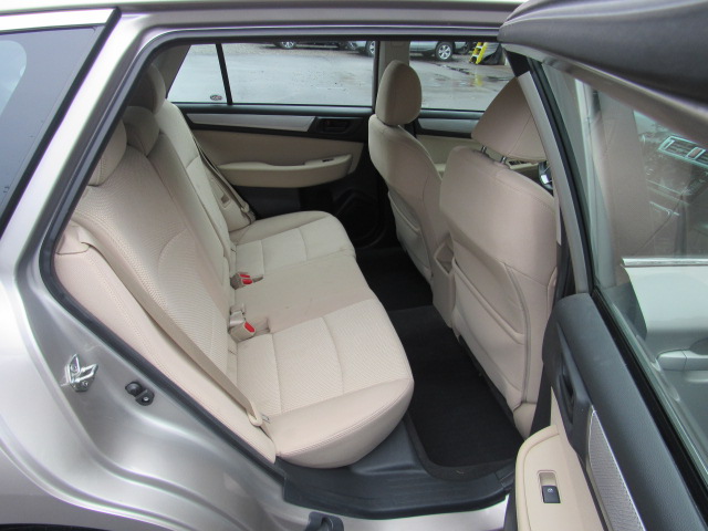Used 2019 Subaru Outback 2.5i AWD/4WD image 18
