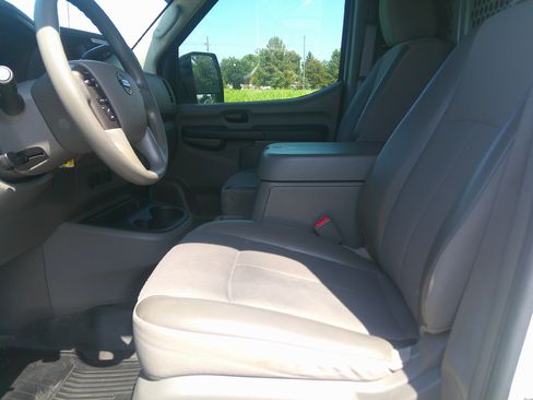 Used 2021 Nissan NV 2500 High Roof RWD image 14