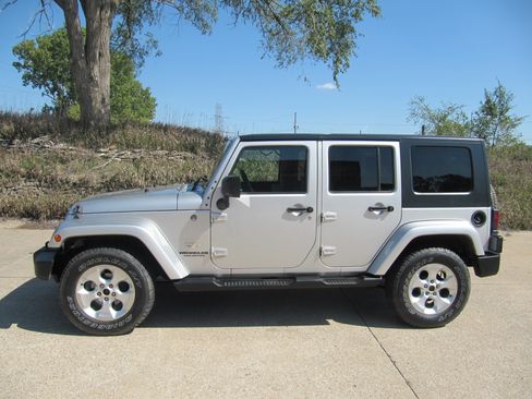 Used 2008 Jeep Wrangler Unlimited Sahara image 9