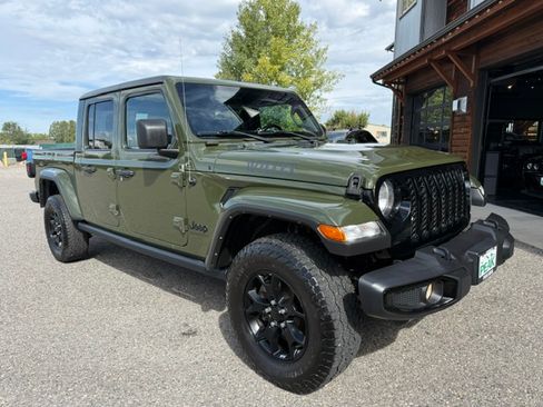 Used 2021 Jeep Gladiator Willys AWD/4WD image 8