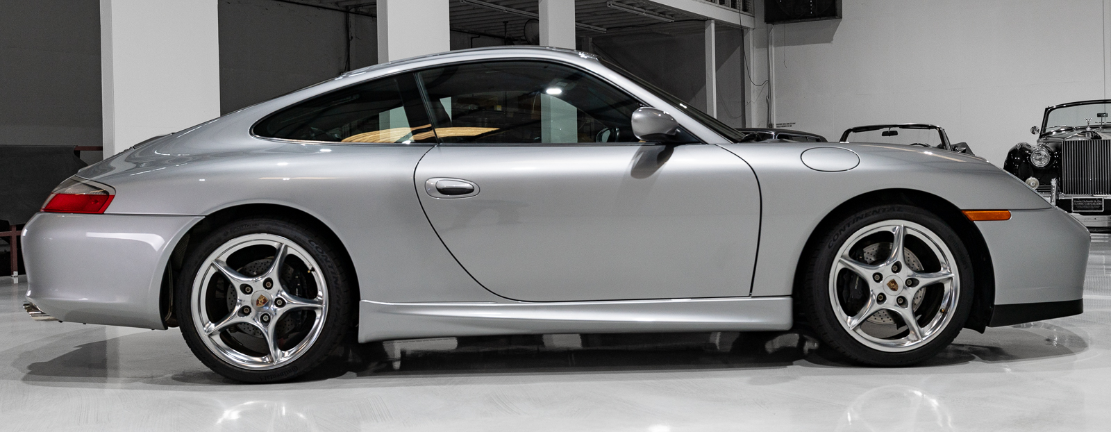 Used 2004 Porsche 911 40th Anniversary Coupe RWD image 14