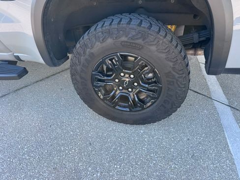 Used 2024 Chevrolet Silverado 1500 ZR2 image 12