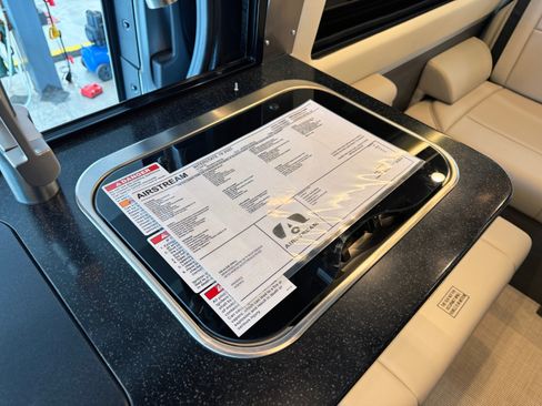 Used 2024 Mercedes-Benz Sprinter 2500 image 17