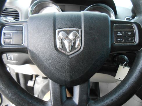Used 2014 RAM C/V Tradesman image 16