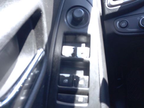 Used 2018 Chevrolet Trax LS image 22