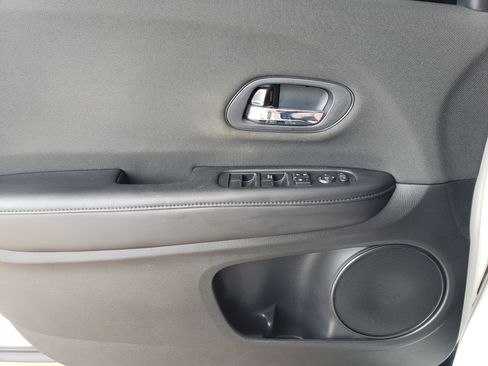 Used 2019 Honda HR-V Sport image 8