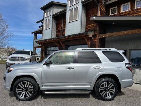 Used 2015 Toyota 4Runner Limited image 4