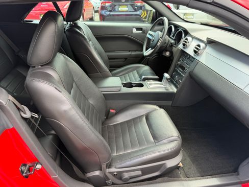 Used 2005 Ford Mustang GT image 17
