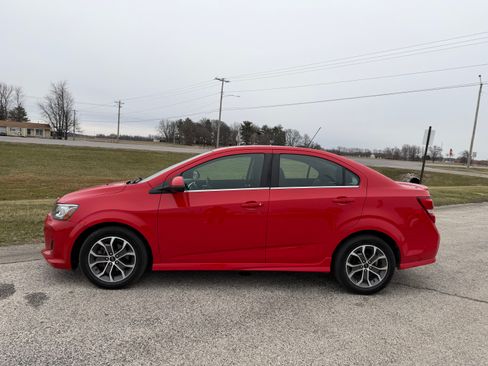 Used 2020 Chevrolet Sonic LT image 2