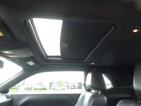 Used 2011 Dodge Challenger R/T image 11