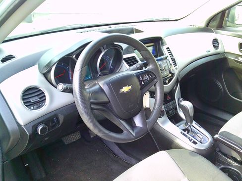 Used 2012 Chevrolet Cruze LS image 11