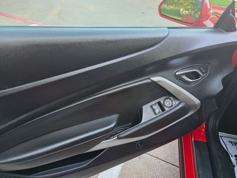 Used 2020 Chevrolet Camaro LT image 14