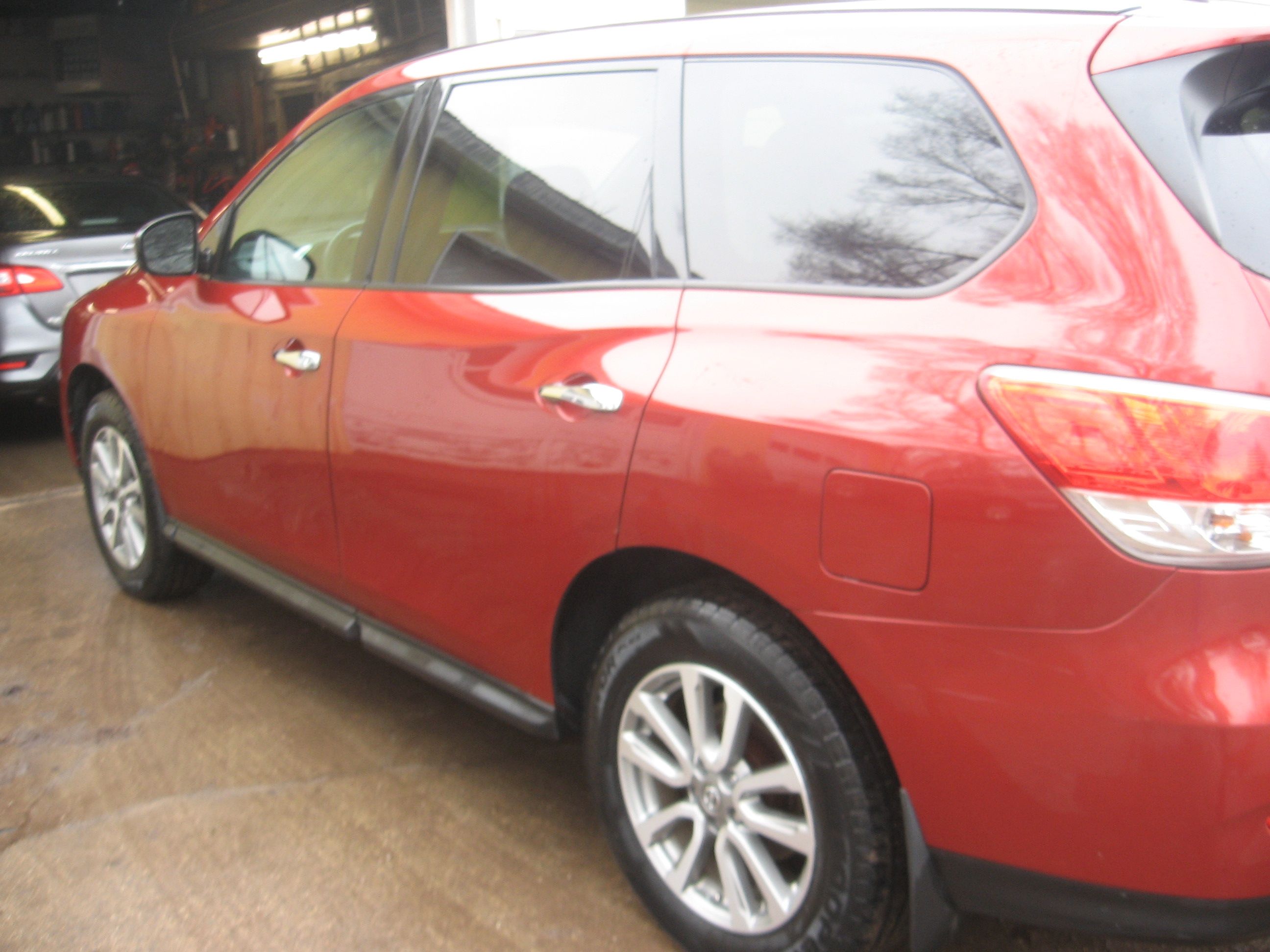 Used 2013 Nissan Pathfinder S AWD/4WD image 6