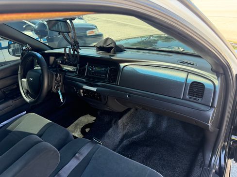 Used 2011 Ford Crown Victoria Police Interceptor RWD image 27
