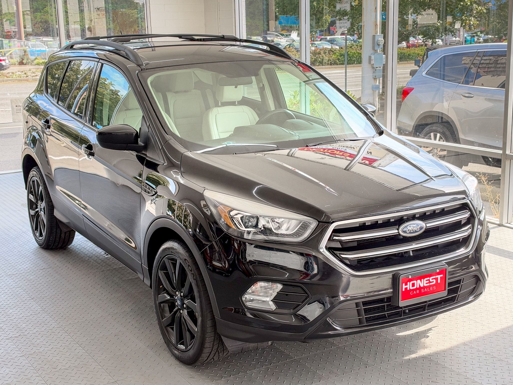 Used 2018 Ford Escape 4WD SEL image 1