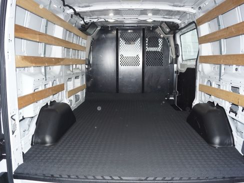 Used 2023 Ford Transit 250 image 10