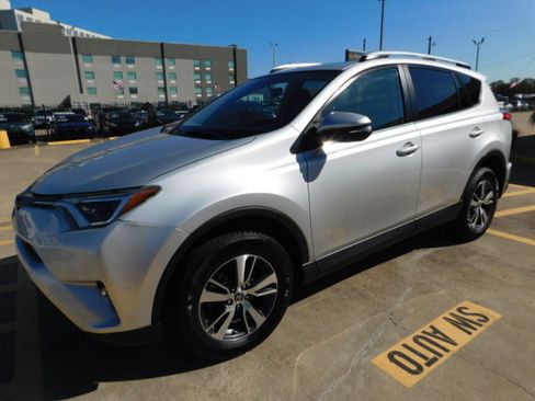Used 2016 Toyota RAV4 XLE image 3