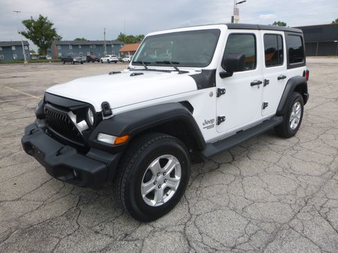 Used 2019 Jeep Wrangler 4WD Unlimited Sport image 2