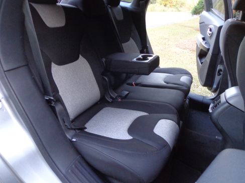 Used 2014 Jeep Cherokee Sport image 12