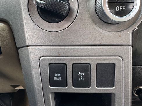 Used 2011 Toyota Sequoia Limited image 31