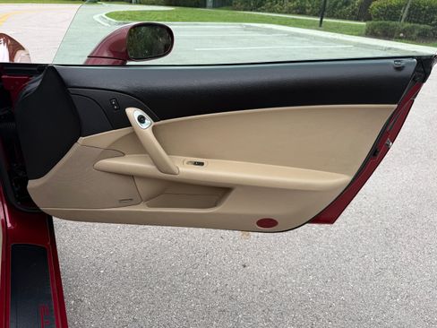 Used 2006 Chevrolet Corvette Convertible RWD image 92
