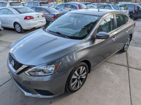 Used 2019 Nissan Sentra SV FWD image 1