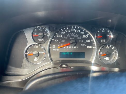 Used 2017 GMC Savana 2500 image 13