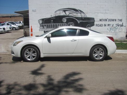 Used 2013 Nissan Altima 2.5 S image 1