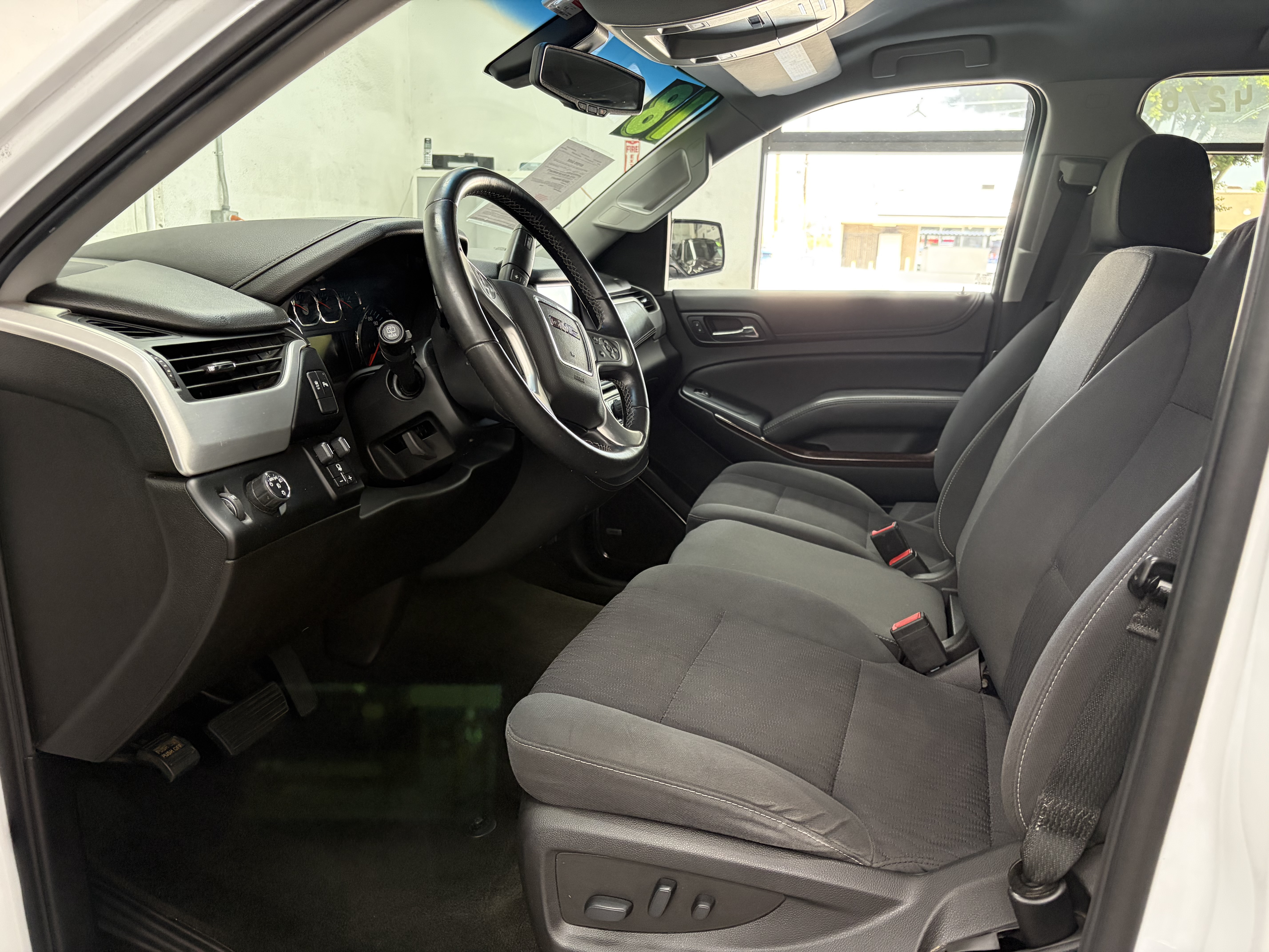 Used 2018 GMC Yukon 2WD SLE image 11
