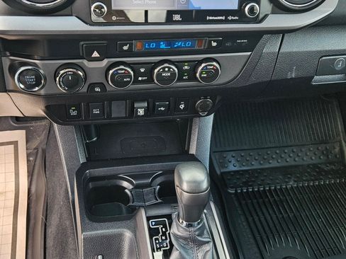 Used 2021 Toyota Tacoma 4x4 Double Cab image 12