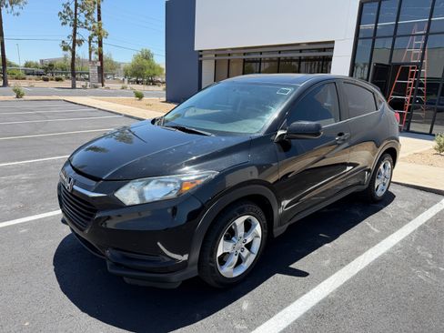 Used 2016 Honda HR-V AWD LX image 1