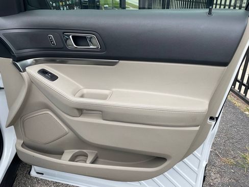 Used 2015 Ford Explorer XLT image 17