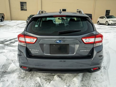 Used 2018 Subaru Impreza 2.0i Premium image 5