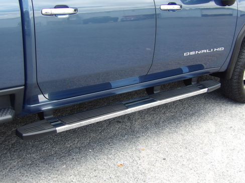 Used 2025 GMC Sierra 2500 4x4 Crew Cab Denali image 21