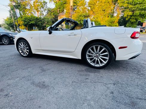 Used 2020 FIAT 124 Spider Lusso Convertible 2D RWD image 3