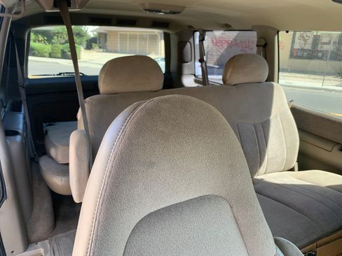 Used 2000 Chevrolet Astro image 17