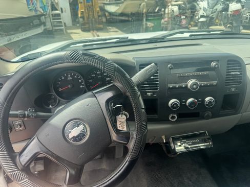Used 2008 Chevrolet Silverado 1500 2WD Regular Cab image 10