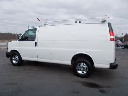 Used 2018 Chevrolet Express 2500 image 8