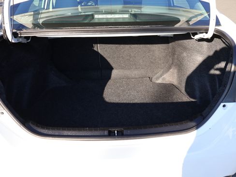 Used 2014 Toyota Corolla LE image 13