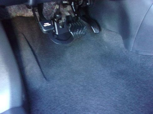 Used 2018 Nissan Rogue S image 14