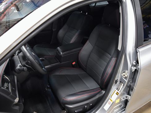 Used 2016 Toyota Camry SE image 17