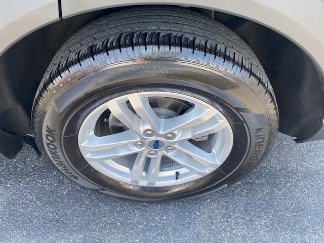 Used 2024 Ford Explorer 4WD XLT image 21