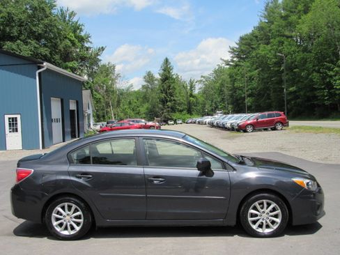 Used 2014 Subaru Impreza 2.0i Premium Sedan AWD/4WD image 10