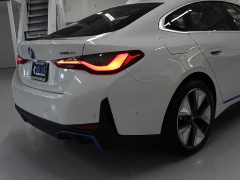 Used 2024 BMW i4 eDrive40 image 7