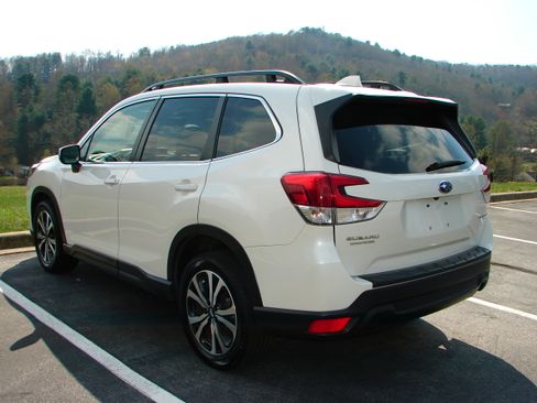 Used 2022 Subaru Forester Limited image 14