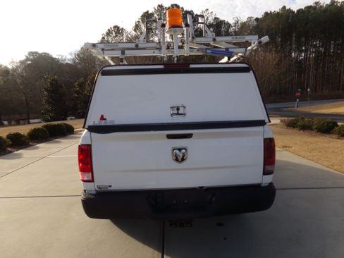 Used 2015 RAM 1500 SLT image 4