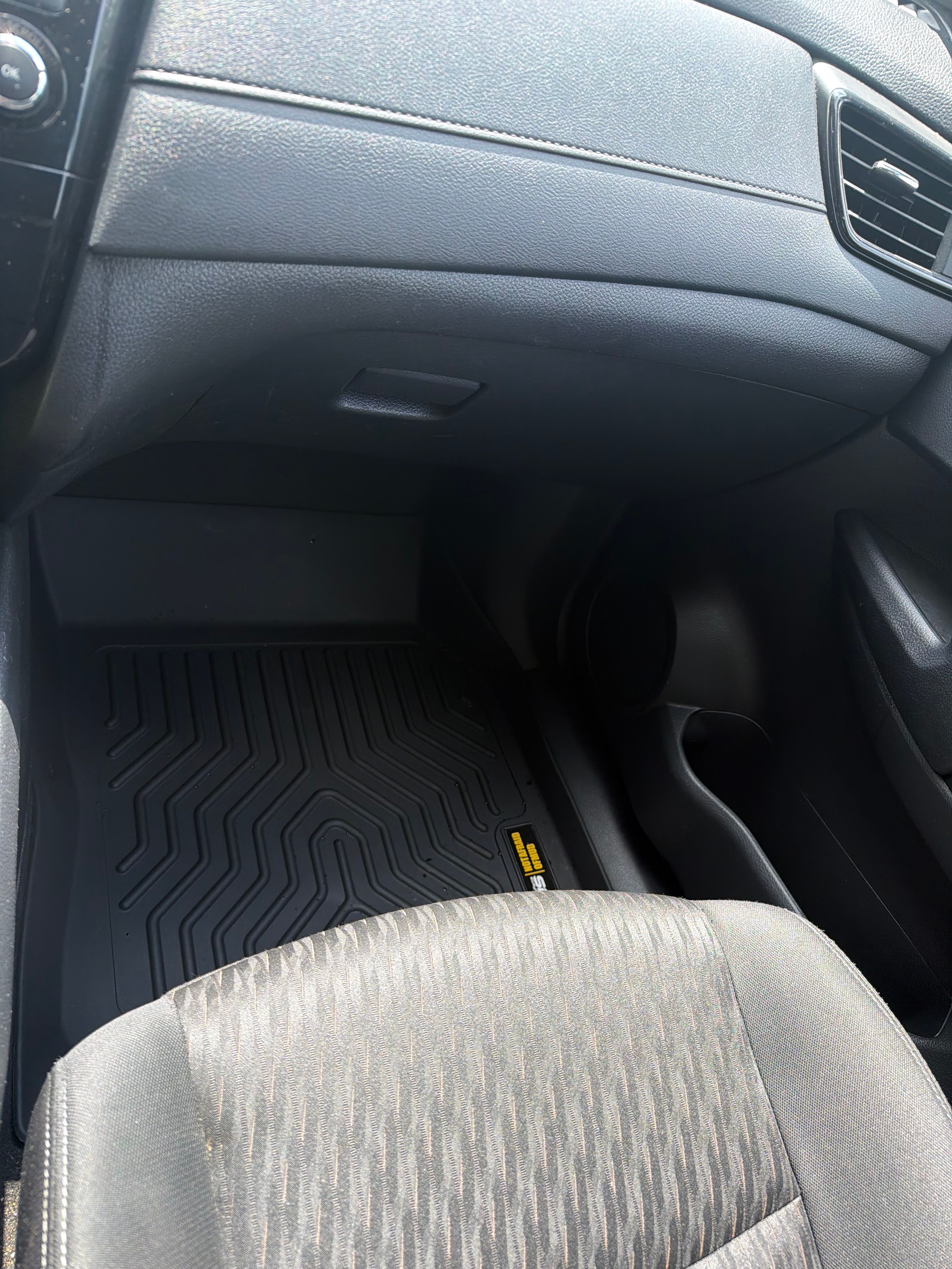 Used 2018 Nissan Rogue AWD image 28